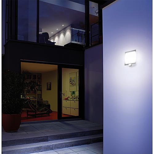 External wall light Steinel L 20 S, with motion detector Anwendung 1