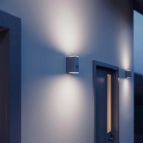 LED exterior light L 930 S with motion detector Anwendung 1