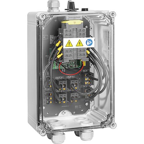 Photovoltaics fireman's switch for forwarding to 2 MPP trackers in the inverter Standard 1