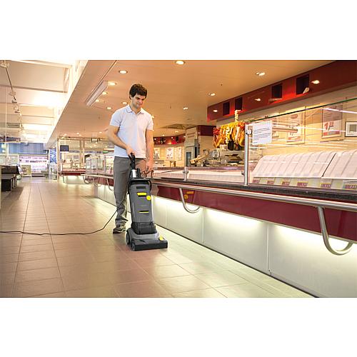 Professional BR 30/4 C scrubber dryer