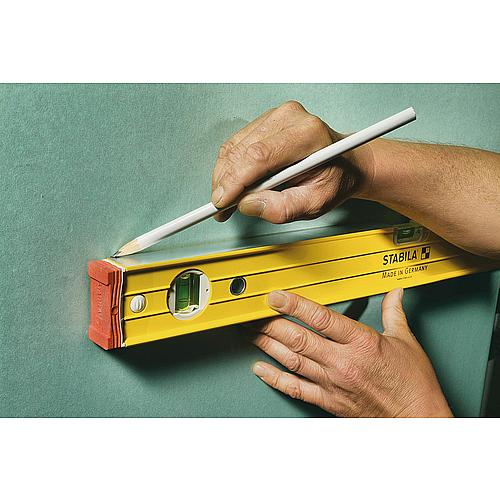 Spirit level 96-2 for bricklaying/carpentry, timber construction, reinforced concrete construction, window construction, road construction, gardening and landscaping Anwendung 2