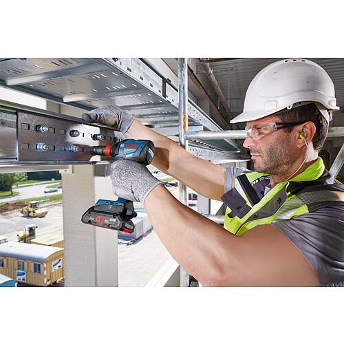 Cordless impact screwdriver GDX 18V-210 C, 18 V with
Bluetooth® module and transport case Anwendung 6