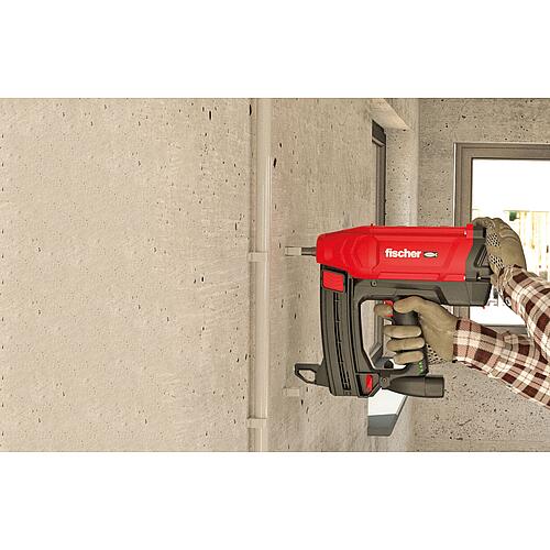 Fischer FGC 100 cordless nail gun set Anwendung 8