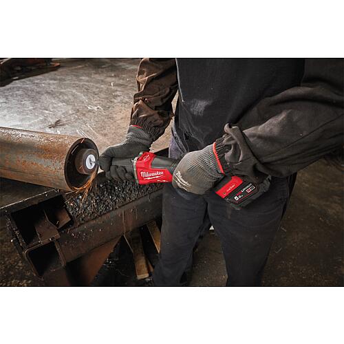 Cordless straight grinder FDGROVPDB-0X, 18 V with dead man's switch Anwendung 2