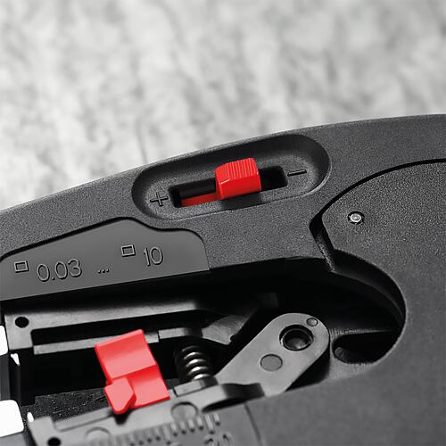 KNIPEX® NexStrip® multi-tool for electricians for wires from 0.03 to 10mm² Anwendung 1