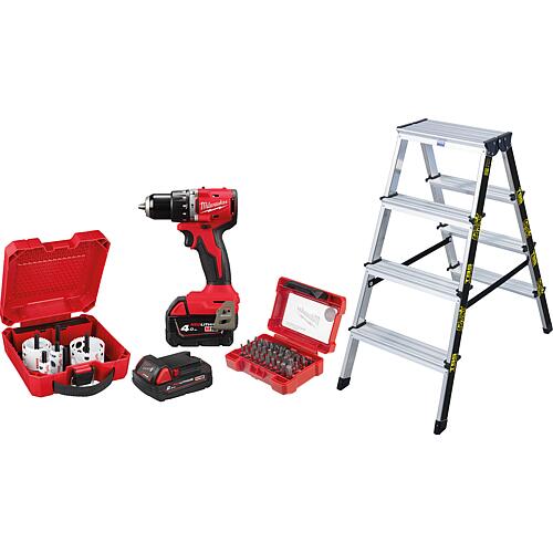 Akku-Schlagbohrschrauber Milwaukee M18 BLPDRC-422, 18 V mit Akku-Set, Lochsägen-Set, 10-teilig, Schlagschrauber-Bit-Set, 32-teilig und TBS-Stufen-Doppelleiter Standard 1